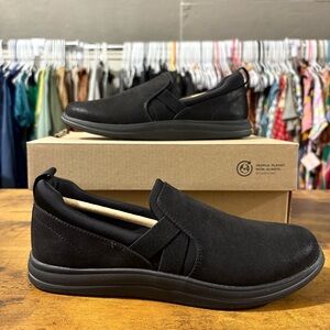 Clarks Breeze Bali Cloudsteppers Slip-On
Sneakers in Black Size 6